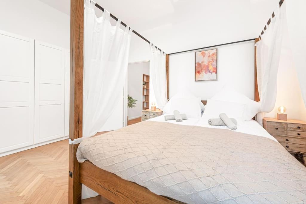 Cozy Apartment In Quiet Location, Fast Train Station 100M Away, Contactless Check-In ウィーン エクステリア 写真